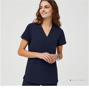 Figs 3 pocket ‘Casma’ Scrub Top